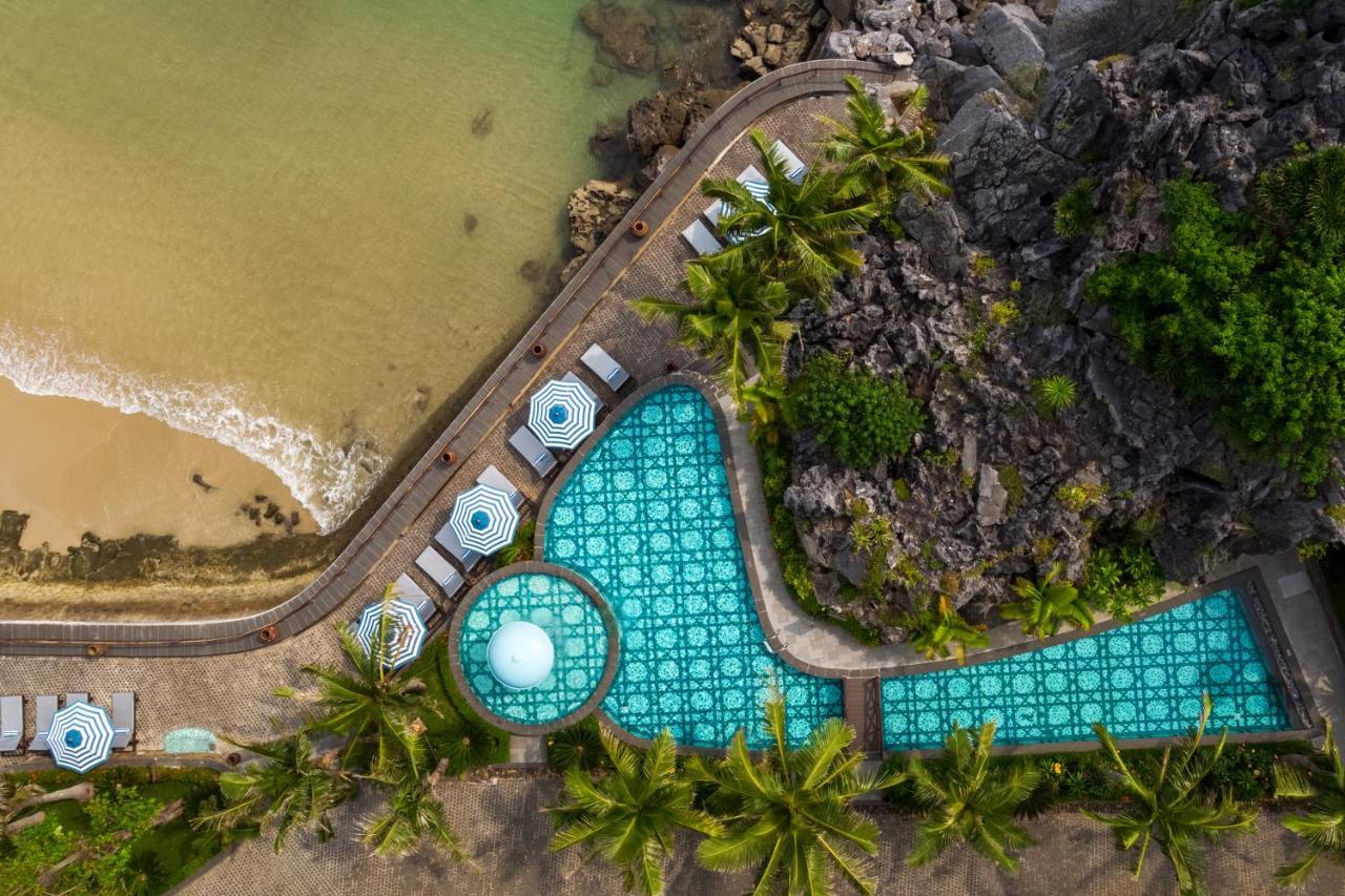 Hotel Perle D'Orient Cat Ba - Mgallery Chan Chau Екстериор снимка Aerial view of the pool at the resort
