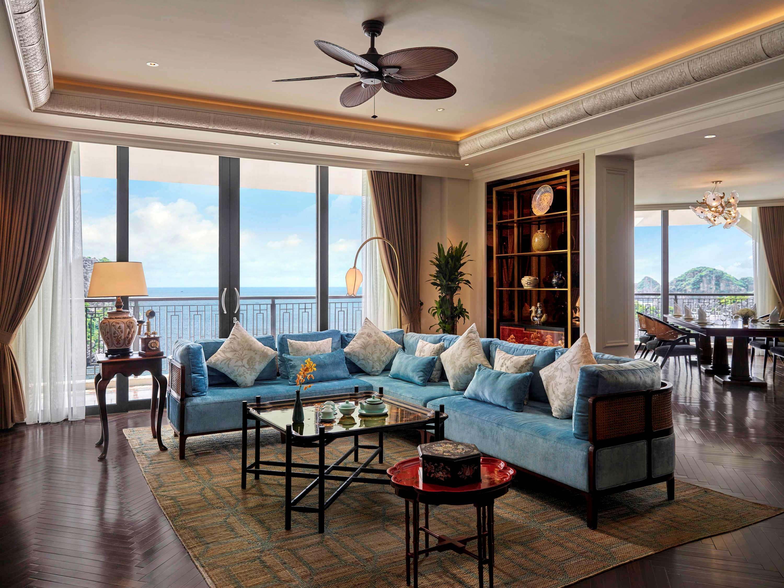 Hotel Perle D'Orient Cat Ba - Mgallery Chan Chau Екстериор снимка The living room of a suite at The Ritz-Carlton, Shenzhen