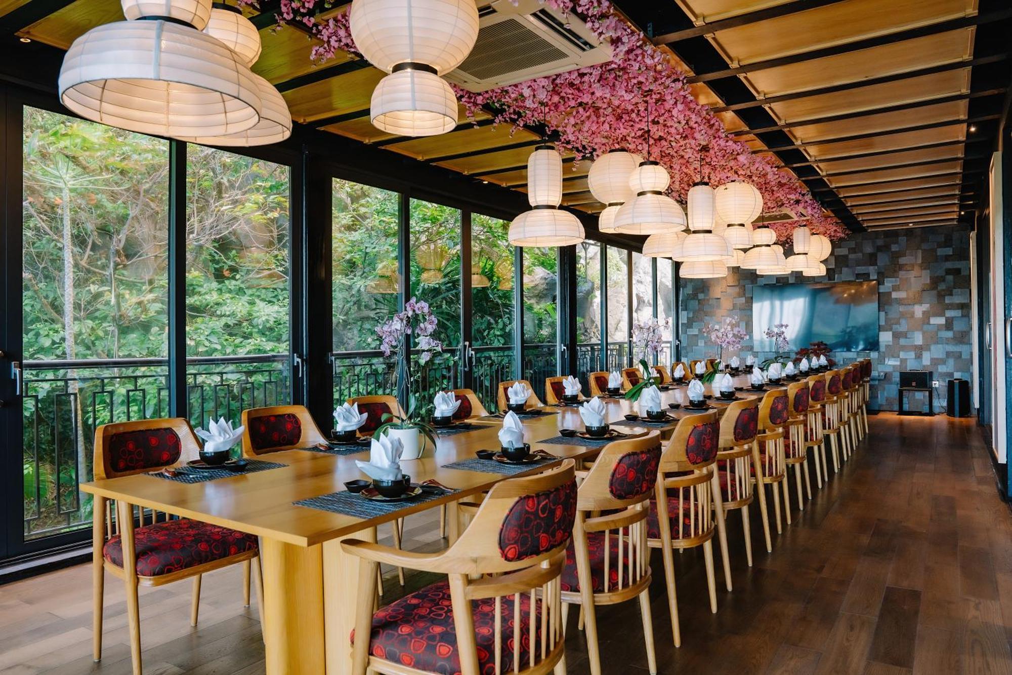 Hotel Perle D'Orient Cat Ba - Mgallery Chan Chau Екстериор снимка Restaurant in Kyoto